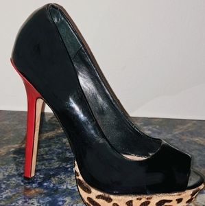 Steve Madden JAAG Pumps